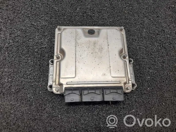 Nissan Interstar Sterownik / Moduł ECU 0281010783