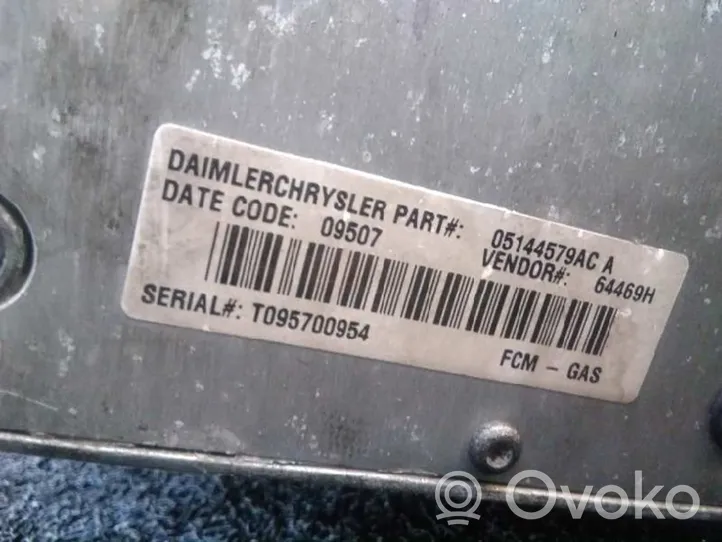 Chrysler Voyager Module de fusibles 05144579AC