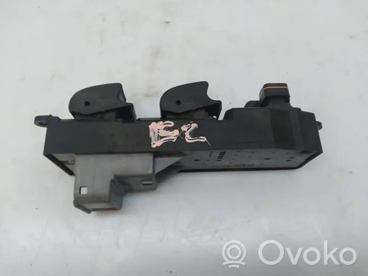 Toyota Prius (XW20) Interruptor del elevalunas eléctrico 8482047050