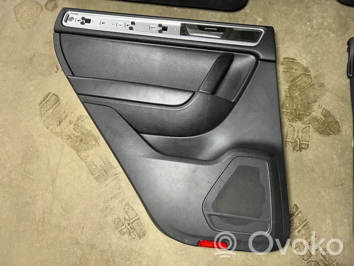 Volkswagen Touareg II Set di rivestimento sedili e portiere 