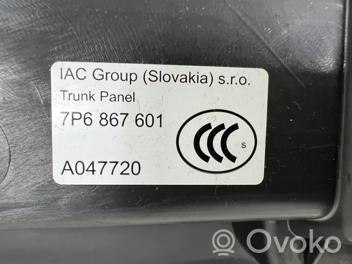 Volkswagen Touareg II Takaluukun alaosan verhoilu 7P6863291