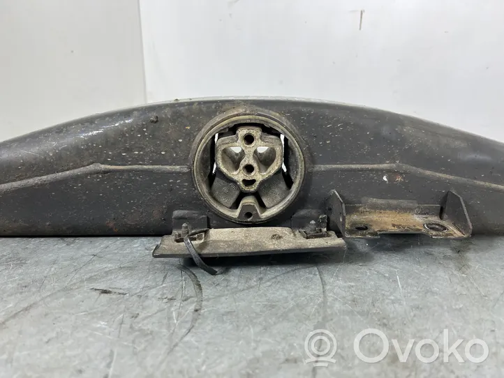 Volkswagen Touareg II Support de boîte de vitesses 7P6399225C