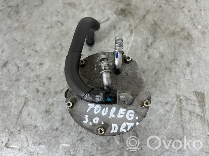 Volkswagen Touareg II Boîtier de filtre à carburant 7P6127401