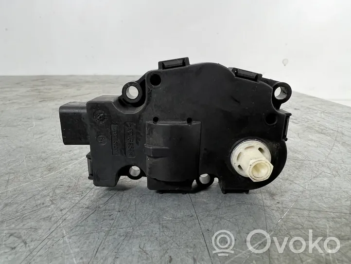 Volkswagen Touareg II Moteur actionneur de volet de climatisation 16450178