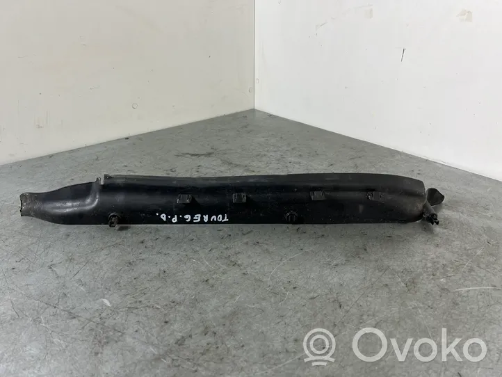 Volkswagen Touareg II Supporto/guarnizione in poliuretano espanso del parafango 7P6821112B