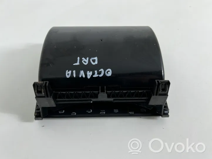 Skoda Octavia Mk3 (5E) Popielniczka deski rozdzielczej 5E1863077