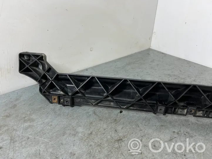 Volkswagen Touareg II Pannello di fondo di supporto del radiatore 7P0805551