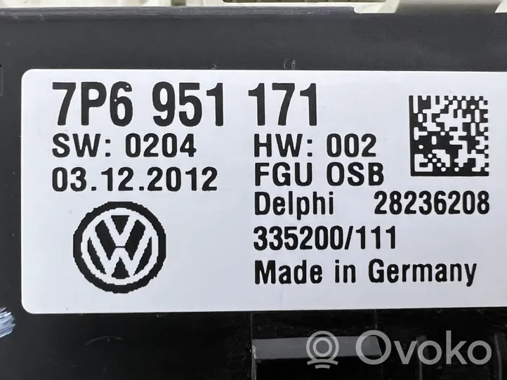 Volkswagen Touareg II Illuminazione sedili anteriori 7P6947134A