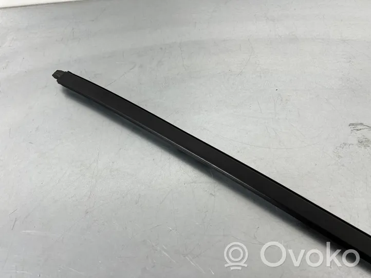 Honda CR-V Windshield trim 