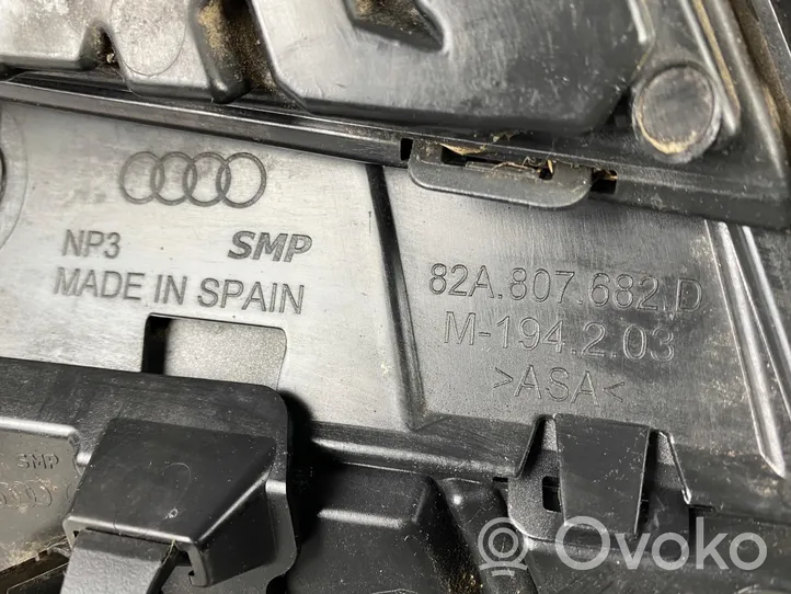 Audi A1 Etupuskurin alempi jäähdytinsäleikkö 82A807682D