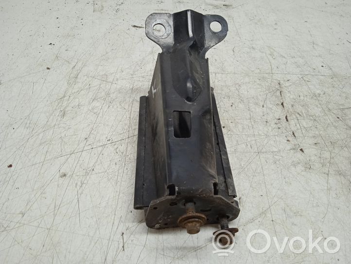 Volvo V70 Longeron support avant A2458