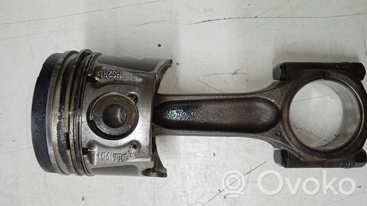 Volvo V50 Piston with connecting rod 085190