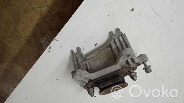 Opel Vivaro Mocowanie / Uchwyt skrzyni biegów 112228161R