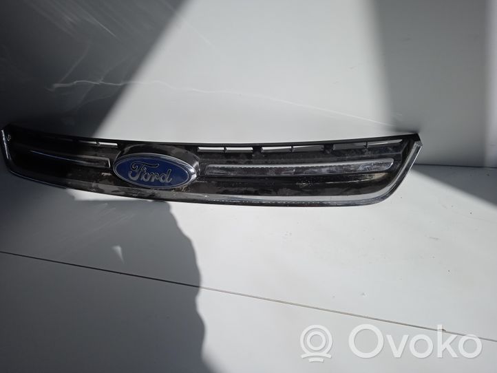 Ford Kuga II Etupuskurin ylempi jäähdytinsäleikkö CV448150