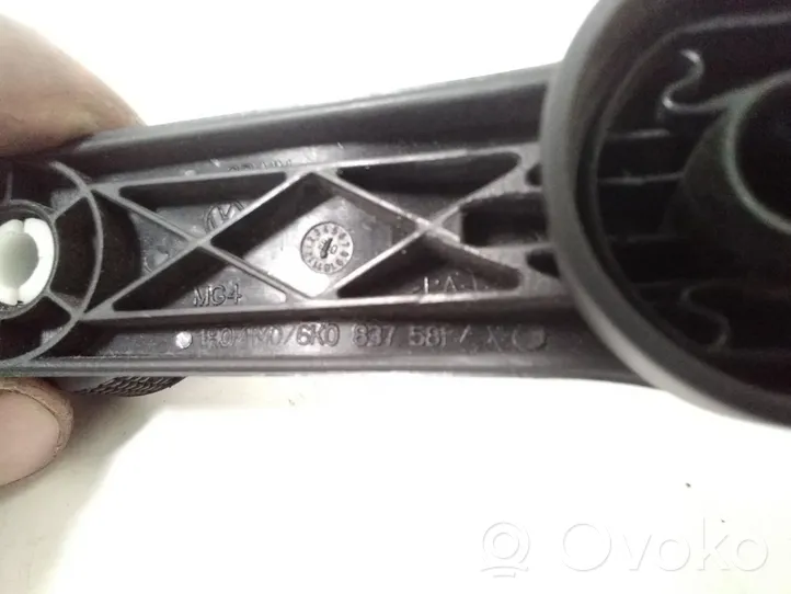 Seat Leon (1P) Takaoven ikkunan kampi 6K0837581