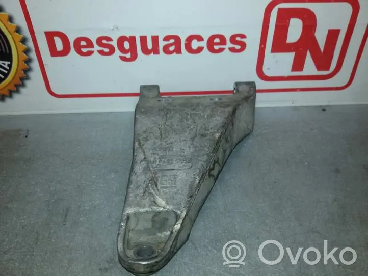 Opel Vectra A Mocowanie alternatora 90412192