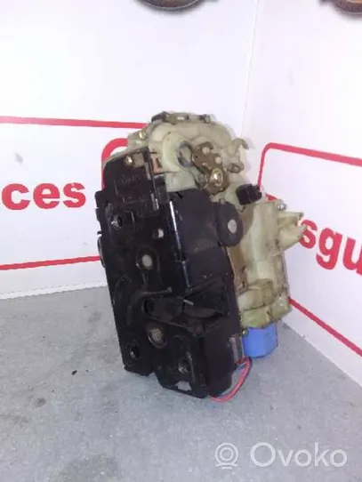 Volkswagen Beetle A5 Serratura portiera anteriore 3B1015P