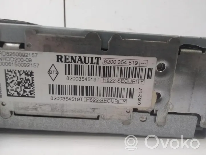 Renault 4 Unité principale radio / CD / DVD / GPS 8200354519