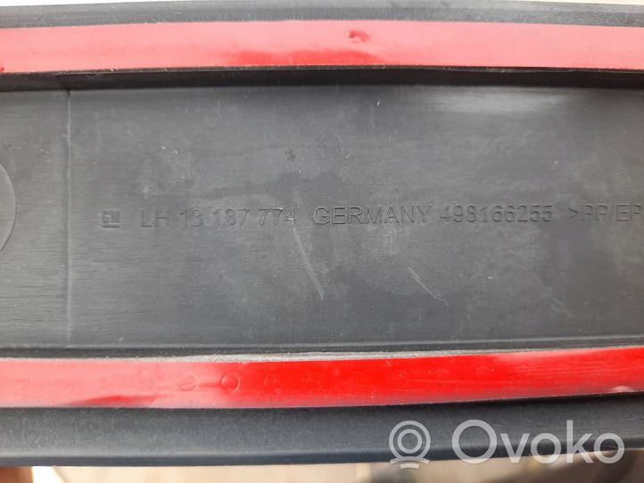 Opel Zafira B Moulure de porte avant 498166255