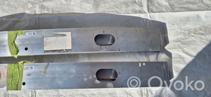 BMW X3 F25 Front bumper support beam 7371990