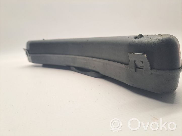 Audi A4 S4 B7 8E 8H Tool box 8E0012111A