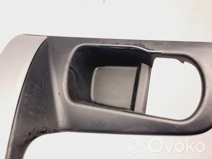 Nissan Qashqai Obudowa klamki wewnętrznej drzwi przednich 80950JD900