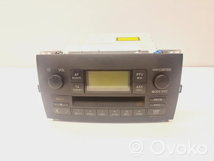 Toyota Corolla Verso E121 Panel / Radioodtwarzacz CD/DVD/GPS 8612013060B0