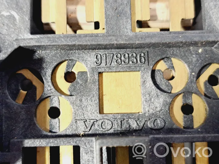 Volvo V70 Illuminazione sedili posteriori 9178936