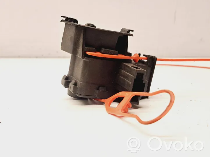 Audi A4 S4 B8 8K Fuel tank cap lock motor 8K0862153E