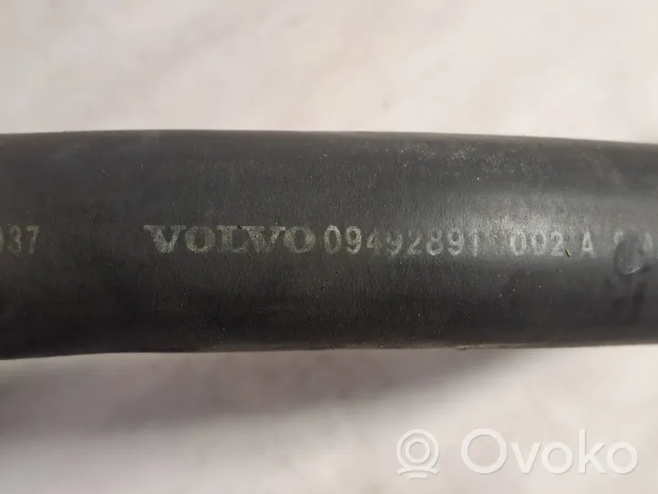 Volvo V70 Tuyau de liquide de refroidissement moteur 09492891