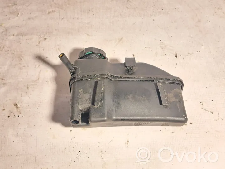 Volvo V70 Serbatoio/vaschetta del liquido del servosterzo 8649720