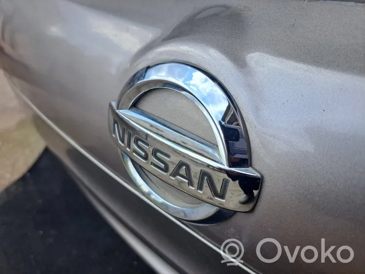 Nissan Qashqai Takaluukun/tavaratilan kansi 