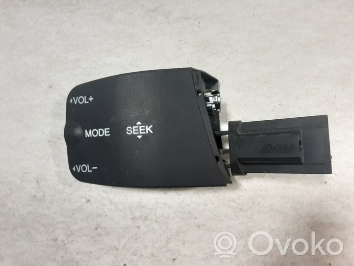 Ford Mondeo Mk III Sound control switch 758710