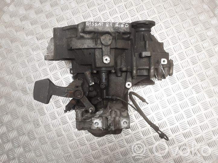 Volkswagen PASSAT B7 Manual 6 speed gearbox 