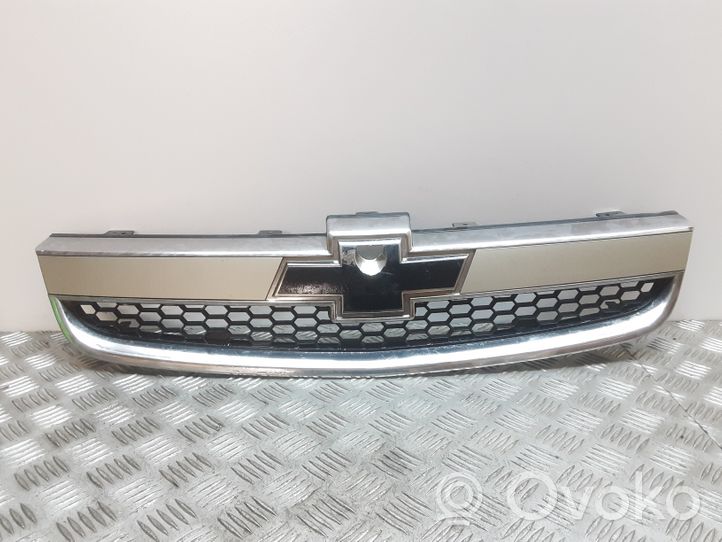 Chevrolet Captiva Grille de calandre avant 96442718