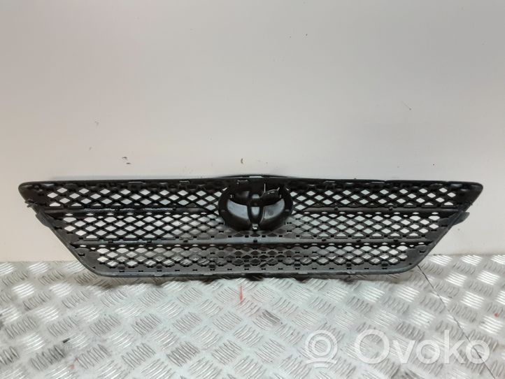 Toyota Corolla E120 E130 Maskownica / Grill / Atrapa górna chłodnicy 