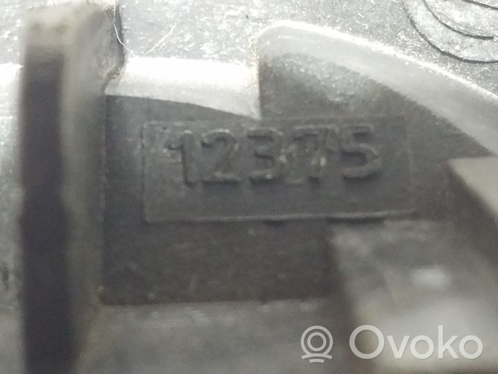 Volkswagen Polo IV 9N3 Lämpöpuhaltimen moottorin vastus 12375