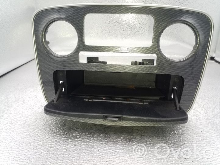 Hyundai Sonata Boîte / compartiment de rangement pour tableau de bord 847423K000