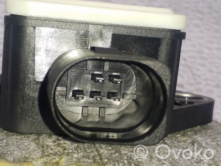 Audi A6 S6 C6 4F ESP (elektroniskās stabilitātes programmas) sensors (paātrinājuma sensors) 4F0907637A