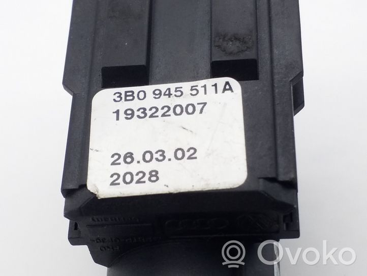 Audi A4 S4 B7 8E 8H Czujnik pedału hamulca / stopu 3B0945511A