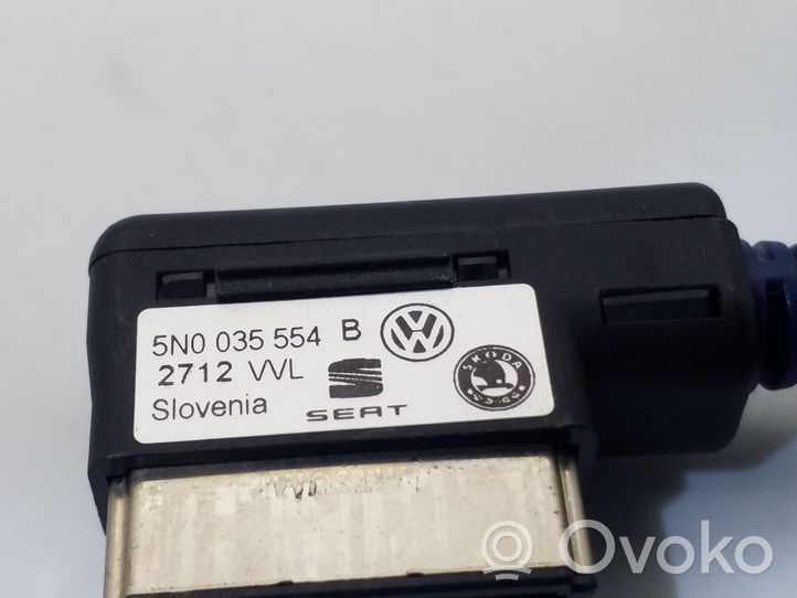 Audi A4 S4 B8 8K Connettore ISO universale per autoradio 5N0035554B