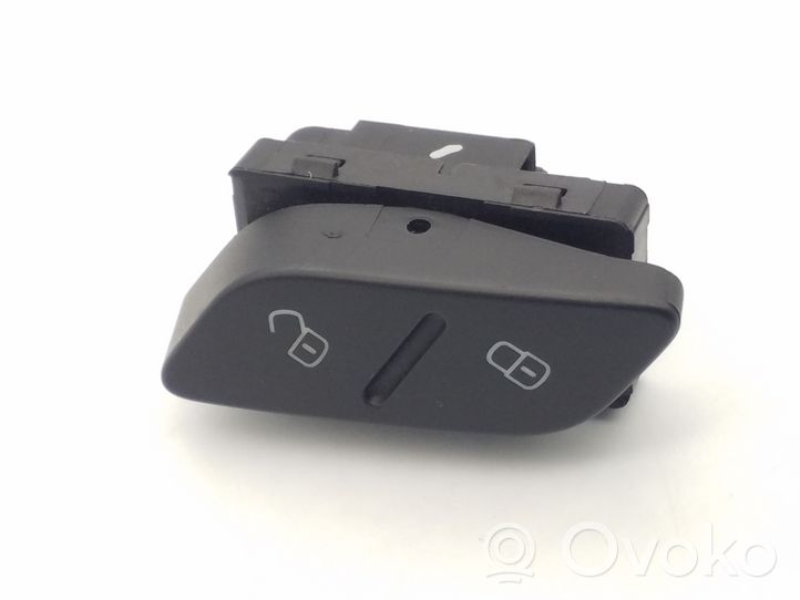 Volkswagen Jetta VI Central locking switch button 5C6962126