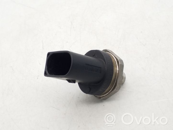 Volkswagen Jetta VI Fuel pressure sensor 06J906051F