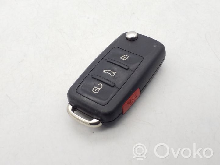 Volkswagen Jetta VI Ignition key/card 5K0837202AK