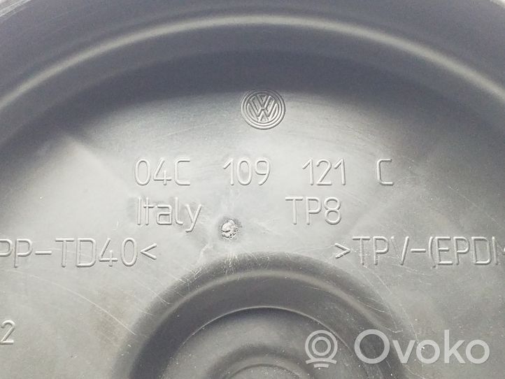 Volkswagen Jetta VI Timing belt guard (cover) 04C109121C