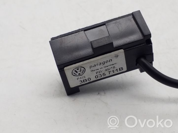 Volkswagen Tiguan Mikrofoni (bluetooth/puhelin) 3B0035711B