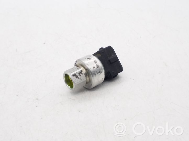 Volvo V70 Air conditioning (A/C) pressure sensor 30661949