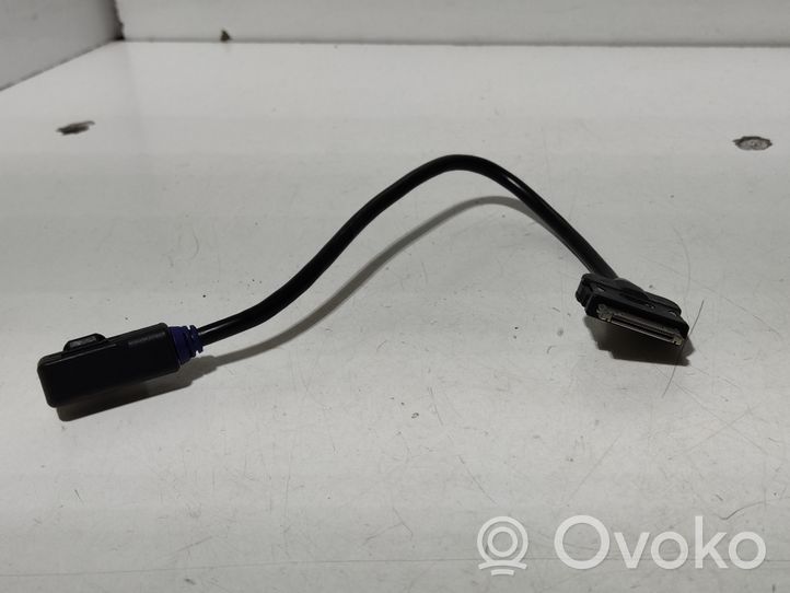 Audi A4 S4 B8 8K Presa connettore iPod 4F0051510K