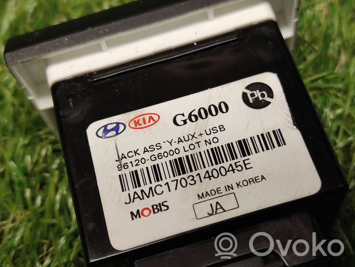 KIA Picanto Connecteur/prise USB 96120G6000