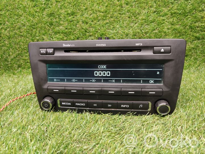 Skoda Octavia Mk2 (1Z) Panel / Radioodtwarzacz CD/DVD/GPS 1Z0035161F